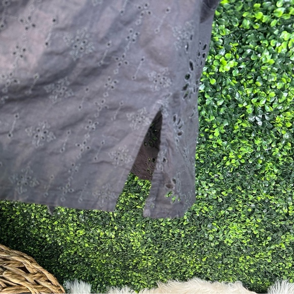 Black american eagle eyelet black  button down nwt - Picture 5 of 6